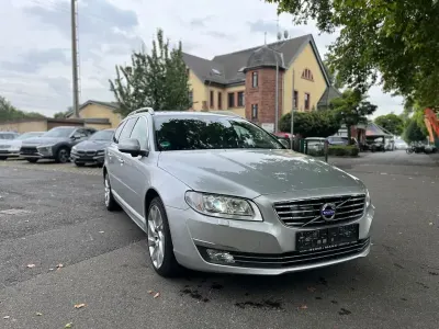 Używany Volvo V70 Summum 181 KM (133 kW) 2015 Srebrny Kombi