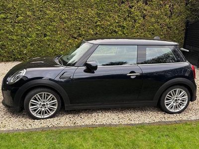 Gebraucht Mini Cooper Classic 136 PS (100 kW) 2023 Blau Kleinwagen