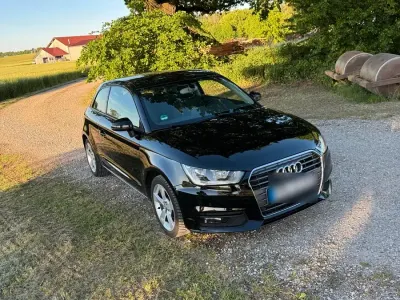 Gebraucht Audi A1 90 PS (66 kW) 2015 Schwarz Kleinwagen