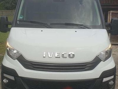 Weiß Gebraucht 2017 Iveco Daily Limousine | 28.000 €