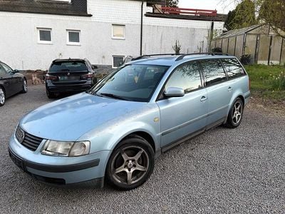 Gebraucht VW Passat 125 PS (91 kW) 1999 Blau Kombi