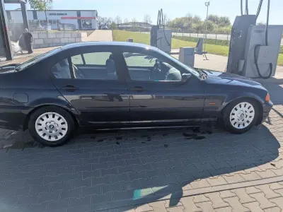 Gebraucht BMW 318 116 PS (85 kW) 1999 Schwarz Limousine