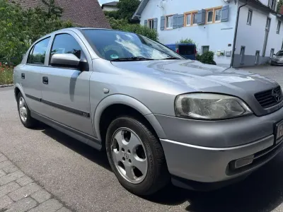 Gebraucht Opel Astra Comfort 101 PS (74 kW) 1999 Silber Limousine