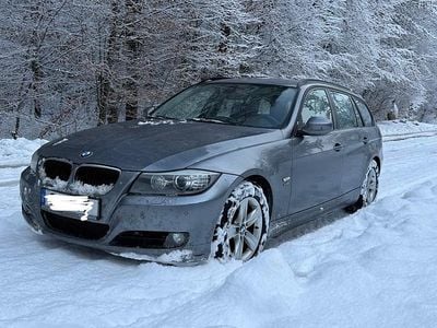 Gebraucht BMW 320 184 PS (135 kW) 2012 Grau Kombi