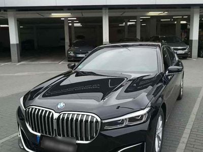 Schwarz Gebraucht 2022 BMW 740L Limousine | 61.899 €