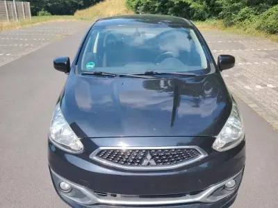 Gebraucht Mitsubishi Space Star 71 PS (52 kW) 2016 Schwarz Kleinwagen