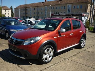 Gebraucht Dacia Sandero Stepway 84 PS (61 kW) 2012 Rot Limousine