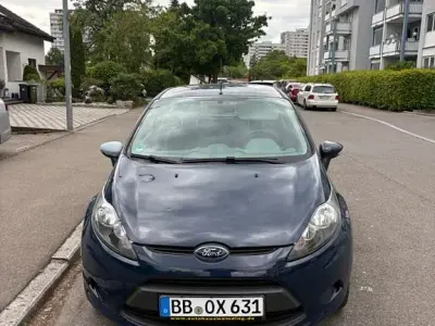 Używany Ford Fiesta Ambiente 60 KM (44 kW) 2009 Niebieski Coupe