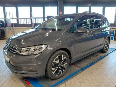 Gebraucht VW Touran Comfortline 150 PS (110 kW) 2023 Grau Van / Kleinbus