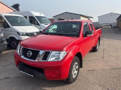 Gebraucht Nissan Navara XE 190 PS (139 kW) 2011 Rot Abholung