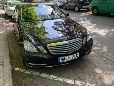 Gebraucht Mercedes E350 Elegance 292 PS (214 kW) 2010 Blau Limousine
