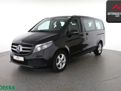 Używany Mercedes V220 163 KM (119 kW) 2022 Czarny Minivan