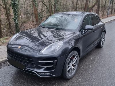 Schwarz Gebraucht 2017 Porsche Macan Turbo Performance Package SUV | 34.900 € (Superpreis)