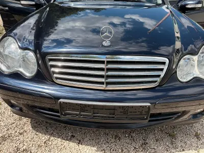 Gebraucht Mercedes 200 122 PS (89 kW) 2004 Blau Kombi