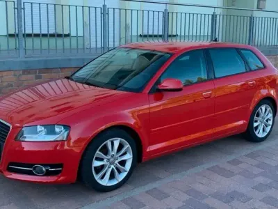 Gebraucht Audi A3 Sportback S-Line 105 PS (77 kW) 2012 Rot Kleinwagen
