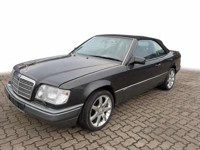 Schwarz Gebraucht 1995 Mercedes 320 Cabrio | 26.500 €