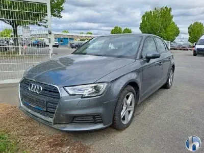 Gebraucht Audi A3 Comfort 150 PS (110 kW) 2019 Grau Limousine