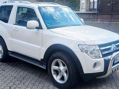 Gebraucht Mitsubishi Pajero Top 190 PS (139 kW) 2011 Weiß SUV