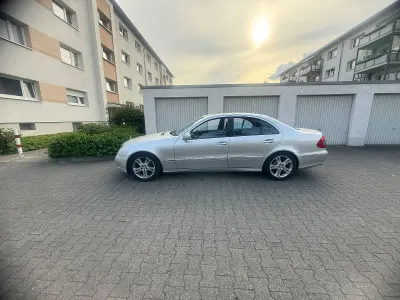 Gebraucht Mercedes E280 Avantgarde 190 PS (139 kW) 2008 Grau Limousine