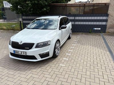 Gebraucht Skoda Octavia RS 230 PS (169 kW) 2016 Weiß Kleinwagen