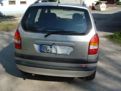 Gebraucht Opel Zafira 125 PS (91 kW) 2001 Silber Van / Kleinbus
