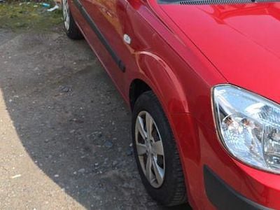 Gebraucht Kia Rio Basis 97 PS (71 kW) 2009 Rot Limousine