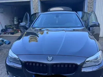 Gebraucht BMW 520 Sport Line 184 PS (135 kW) 2012 Grau Limousine