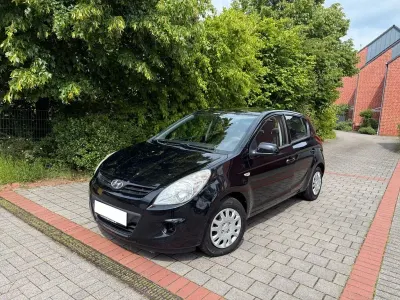Gebraucht Hyundai i20 Classic 86 PS (63 kW) 2012 Schwarz Kleinwagen