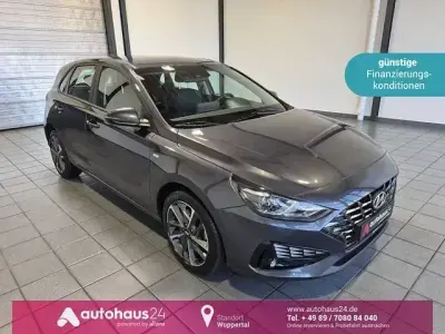 Gebraucht Hyundai i30 Trend 160 PS (117 kW) 2022 Grau Limousine