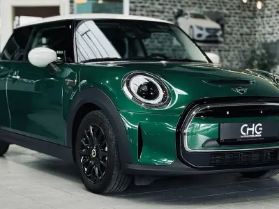 Gebraucht Mini Cooper 135 kW (184 PS) 2023 British racing green iv Kleinwagen