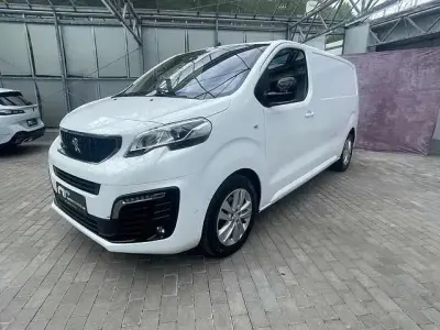 Gebraucht Peugeot Expert Premium 179 PS (131 kW) 2022 Weiß Van