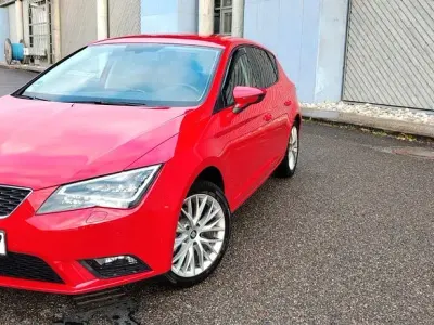 Używany Seat Leon Style 110 KM (80 kW) 2015 Czerwony Sedan/Limuzyna