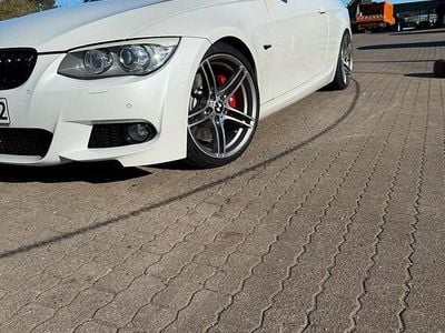 Gebraucht BMW 335 Cabriolet 306 PS (225 kW) 2012 Weiß Cabrio
