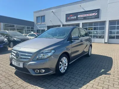 Gebraucht Mercedes B180 109 PS (80 kW) 2014 Grau Kleinwagen