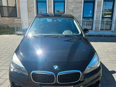 Używany BMW 218 Advantage 150 KM (110 kW) 2016 Czarny Minivan