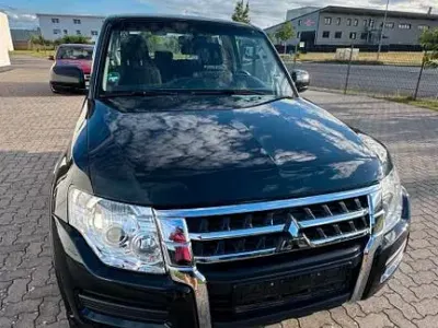 Gebraucht Mitsubishi Pajero 190 PS (139 kW) 2015 Grün SUV