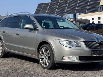 Gebraucht Skoda Superb 140 PS (102 kW) 2012 Beige Kombi