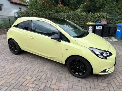 Gebraucht Opel Corsa Color Edition 90 PS (66 kW) 2016 Gelb Kleinwagen