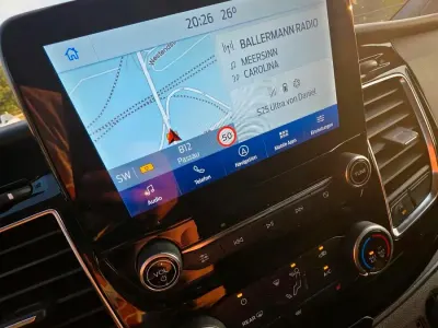 Gebraucht Ford Tourneo 185 PS (136 kW) 2021 Schwarz Van / Kleinbus