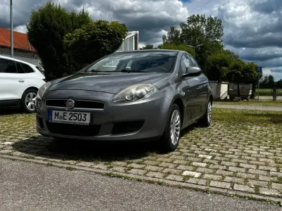Gebraucht Fiat Bravo 90 PS (66 kW) 2011 Grau Kleinwagen