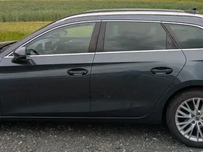 Gebraucht Seat Leon XCELLENCE 131 PS (96 kW) 2021 Grau Limousine