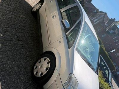 Usata Opel Meriva 101 CV (74 kW) 2005 Argento Monovolume