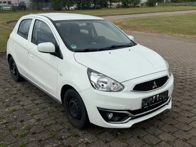 Gebraucht Mitsubishi Space Star Basis 71 PS (52 kW) 2020 Weiß Kleinwagen