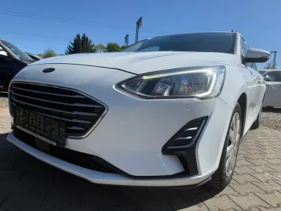 Używany Ford Focus 120 KM (88 kW) 2019 Biały Sedan/Limuzyna