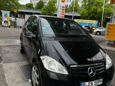 Gebraucht Mercedes A160 95 PS (69 kW) 2009 Schwarz Kleinwagen