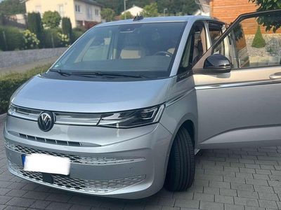 Silber Gebraucht 2024 VW T7 Style Van | 62.000 € (Etwas zu teuer)
