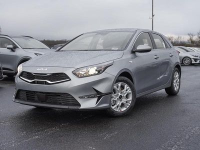 Neu Kia Ceed Vision 140 PS (102 kW) 2026 Silber lunarsilber metallic Kleinwagen