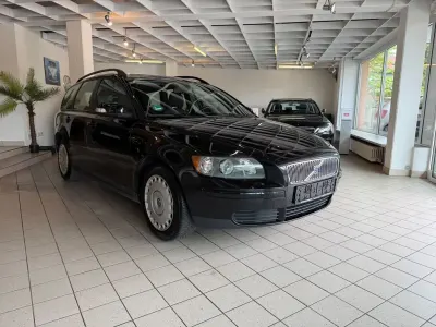 Używany Volvo V50 Kinetic 125 KM (91 kW) 2006 Czarny Kombi