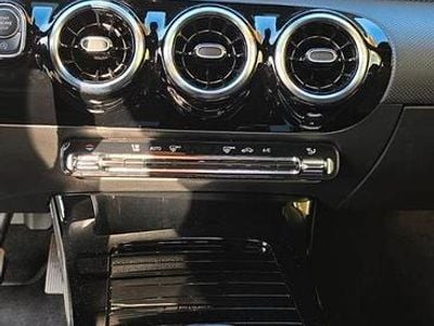 Usata Mercedes A180 136 CV (100 kW) 2020 Grigio Utilitaria