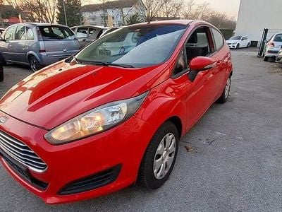 Rot Gebraucht 2013 Ford Fiesta Trend Kleinwagen | 2.650 € (Fairer Preis)